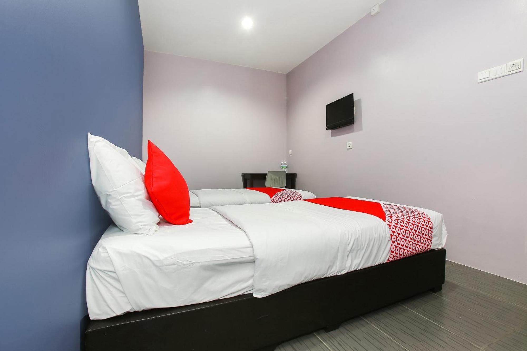 Oyo 89332 De Hotel Teluk Intan Ngoại thất bức ảnh