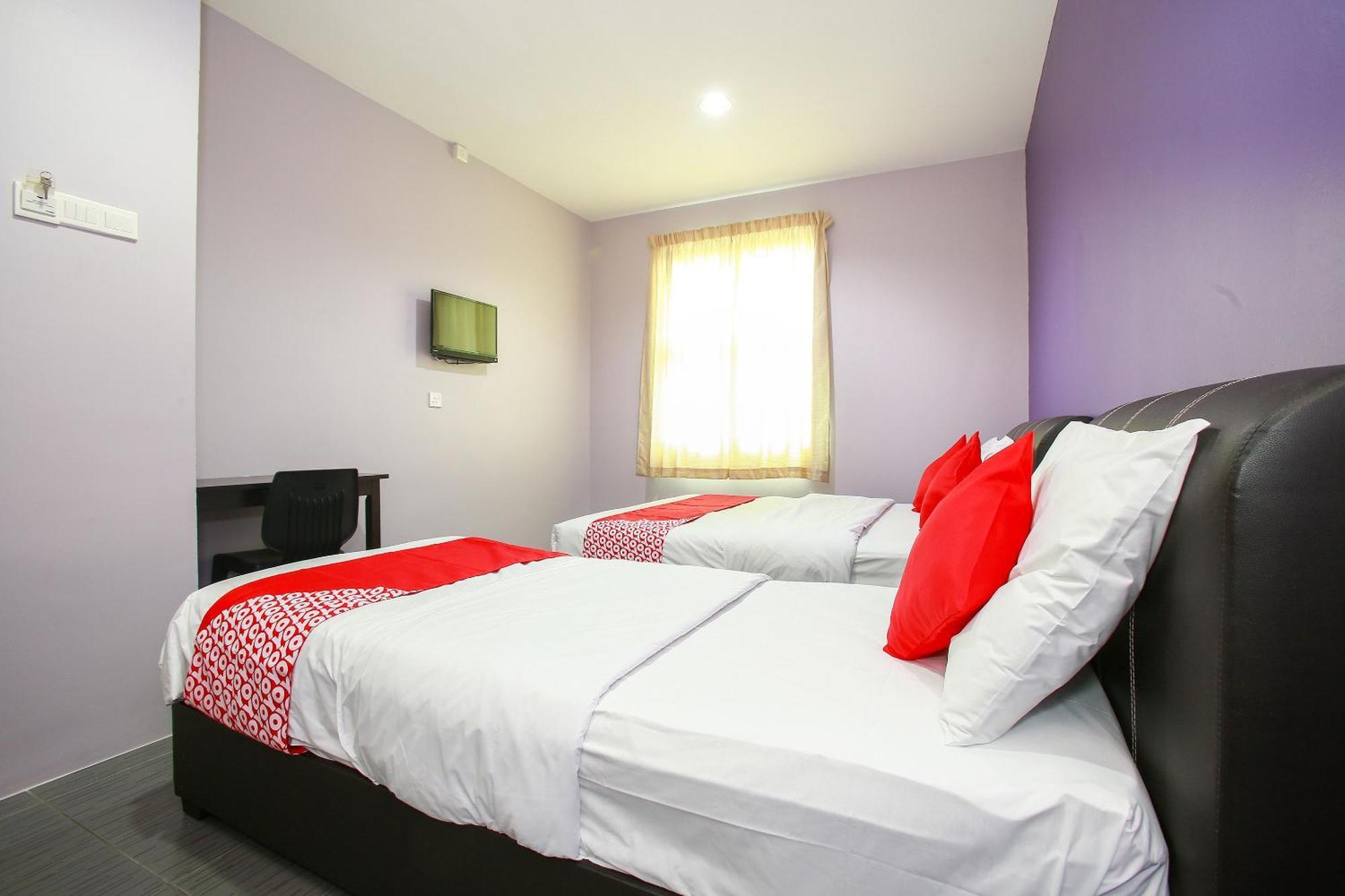 Oyo 89332 De Hotel Teluk Intan Ngoại thất bức ảnh